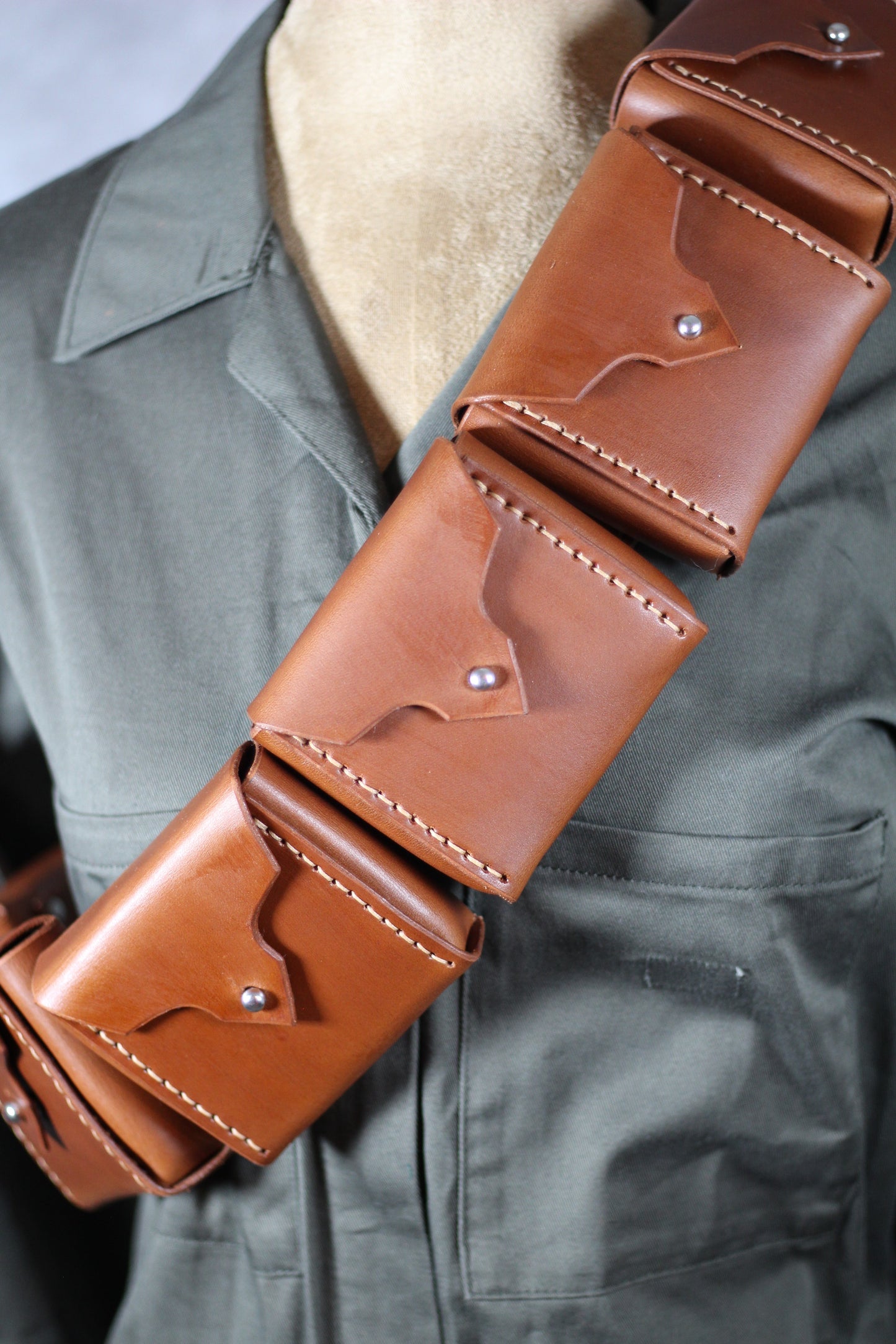 Vanguard Series: Leather Six Pouch Bandolier